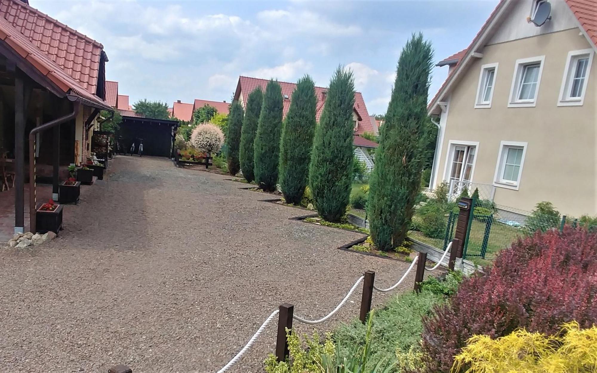 Willa Axla Z Weranda Ogrodem I Parkingiem Kudowa-Zdrój Exteriör bild